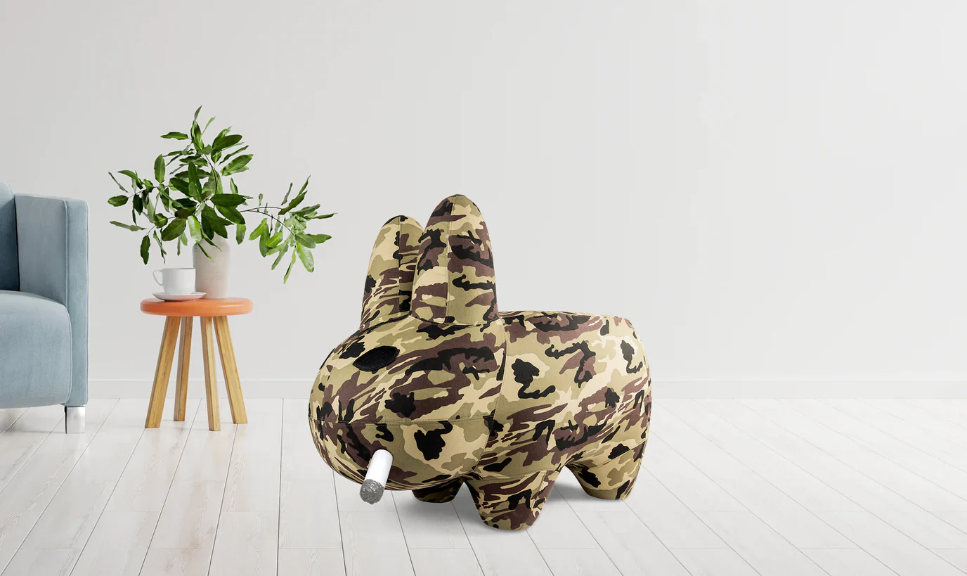 ART GIANT CAMO SMORKIN' LABBIT STOOL BY FRANK KOZIK - Image 9