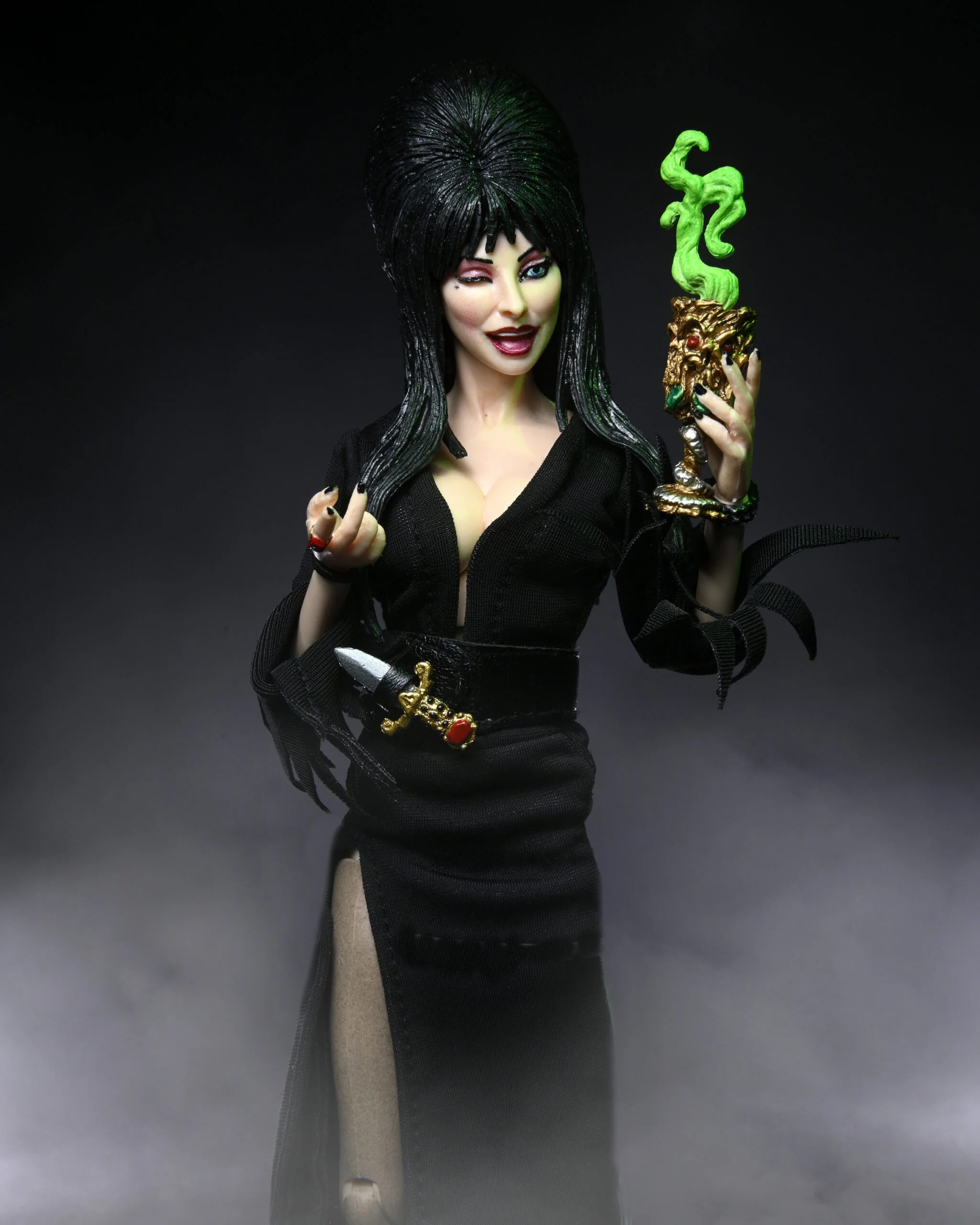Elvira, Mistress of the dark 8" Action Figure - Image 13