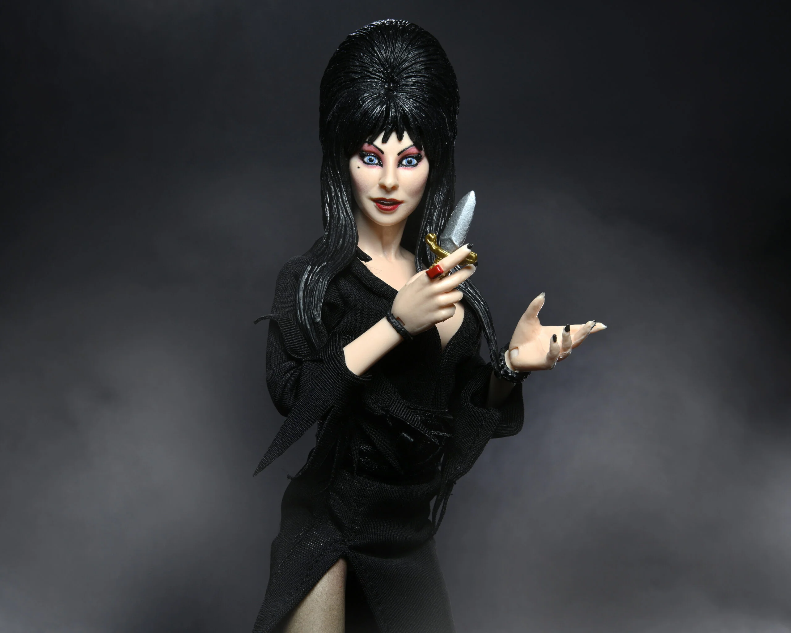 Elvira, Mistress of the dark 8" Action Figure - Image 6