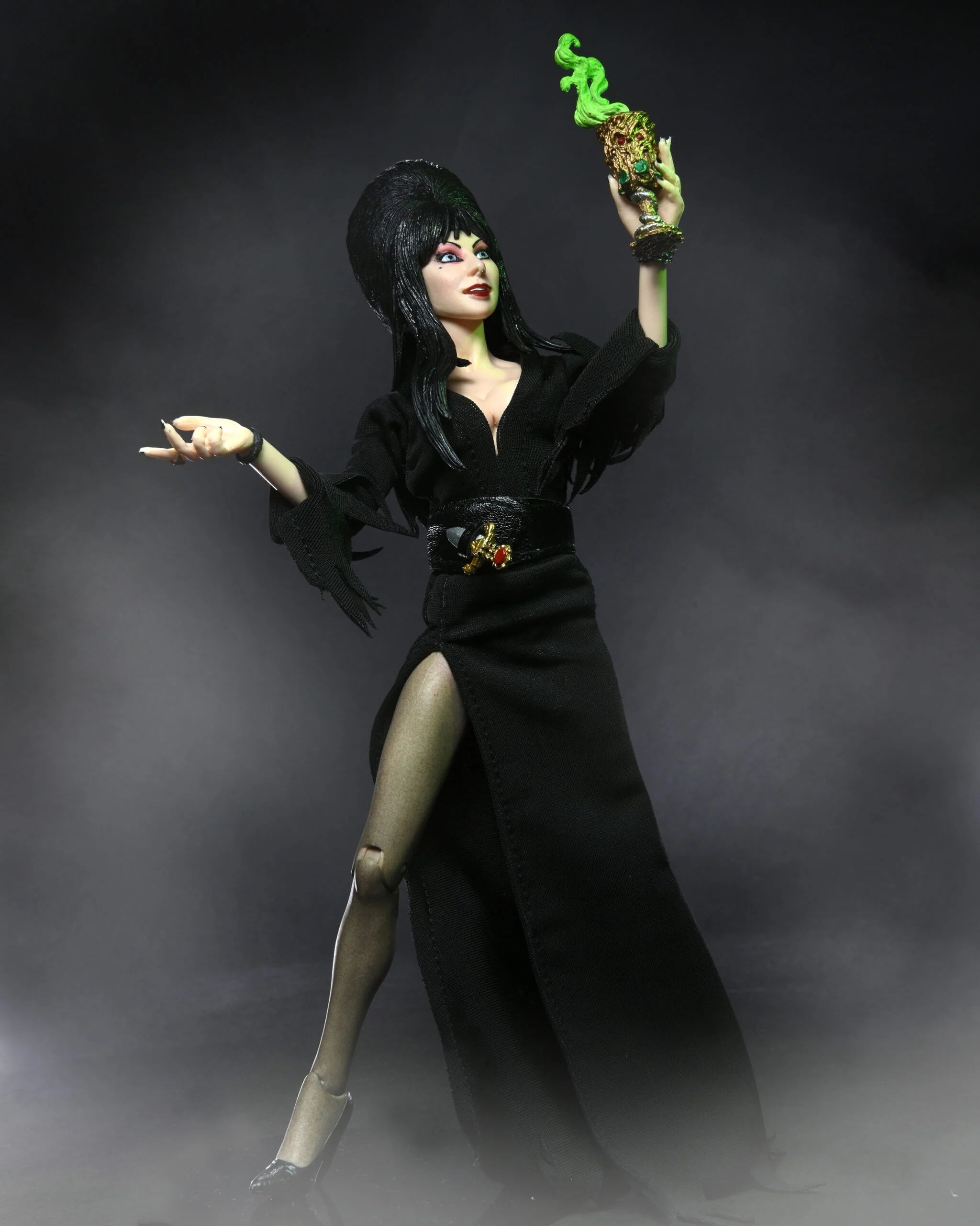 Elvira, Mistress of the dark 8" Action Figure - Image 7