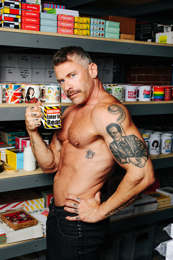 ENTER IN REAR MUG
