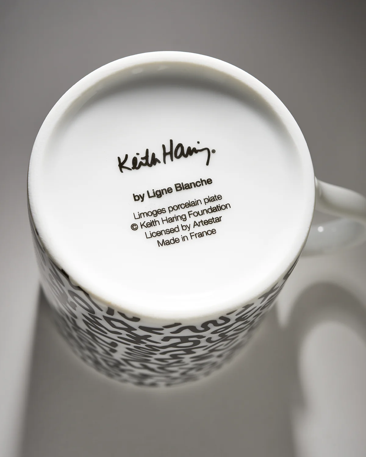 KEITH HARING PORCELAIN MUG BLACK PATTERN - Image 4