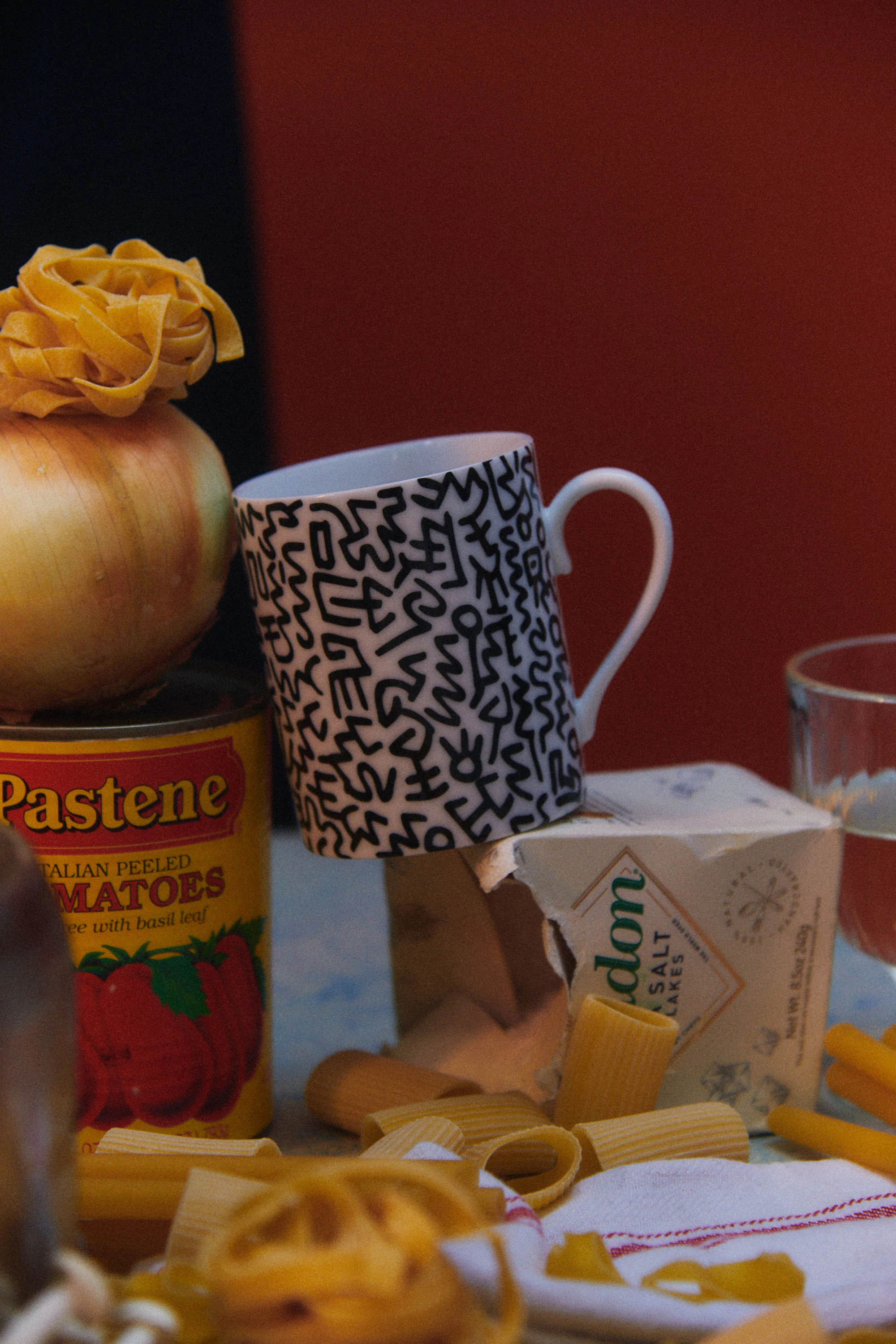 KEITH HARING PORCELAIN MUG BLACK PATTERN - Image 5