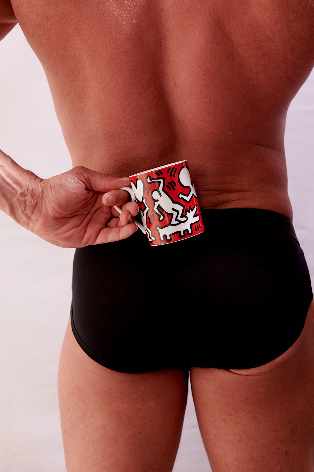 KEITH HARING PORCELAIN MUG "WHITE on red" - Image 2
