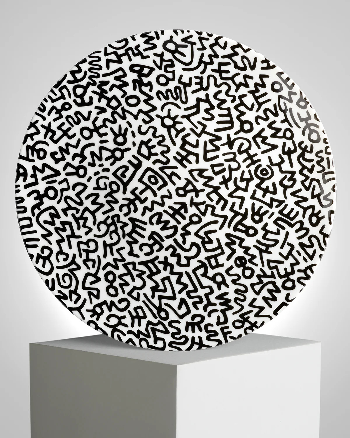 Keith Haring PORCELAIN PLATE BLACK "PATTERN COLLECTION" - Image 2