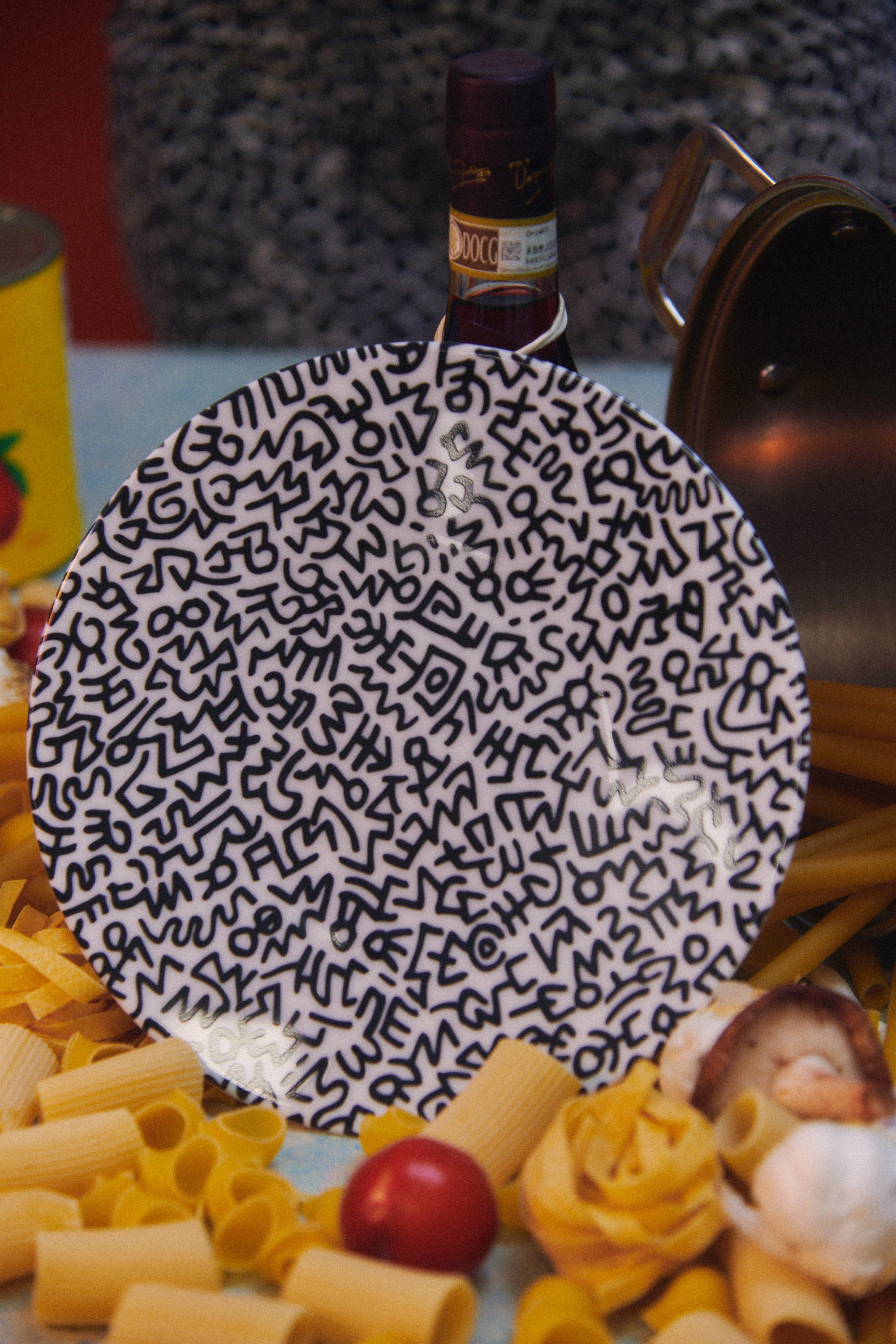 Keith Haring PORCELAIN PLATE BLACK "PATTERN COLLECTION" - Image 7