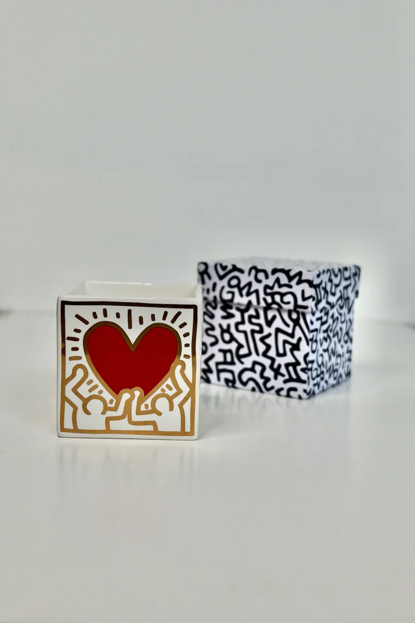 Keith Haring Red Pattern Heart Candle - Image 2
