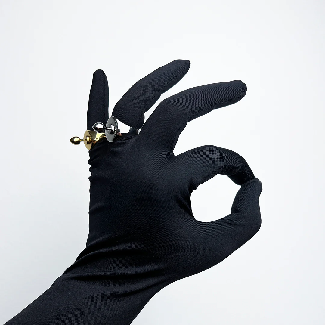 KISKA LAB MINI PLUG SIGNET PLATINUM RING - Image 3
