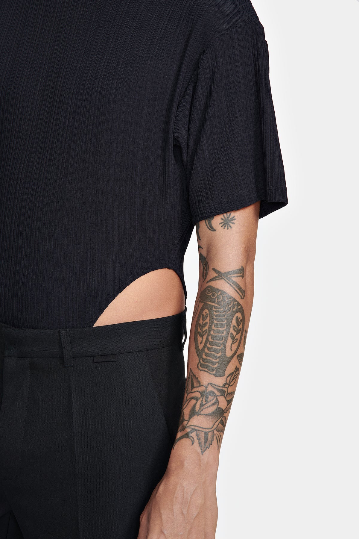 Louis Gabriel Nouchi BODY T-SHIRT IN RECYCLED RIBBED JERSEY BLACK - Image 9