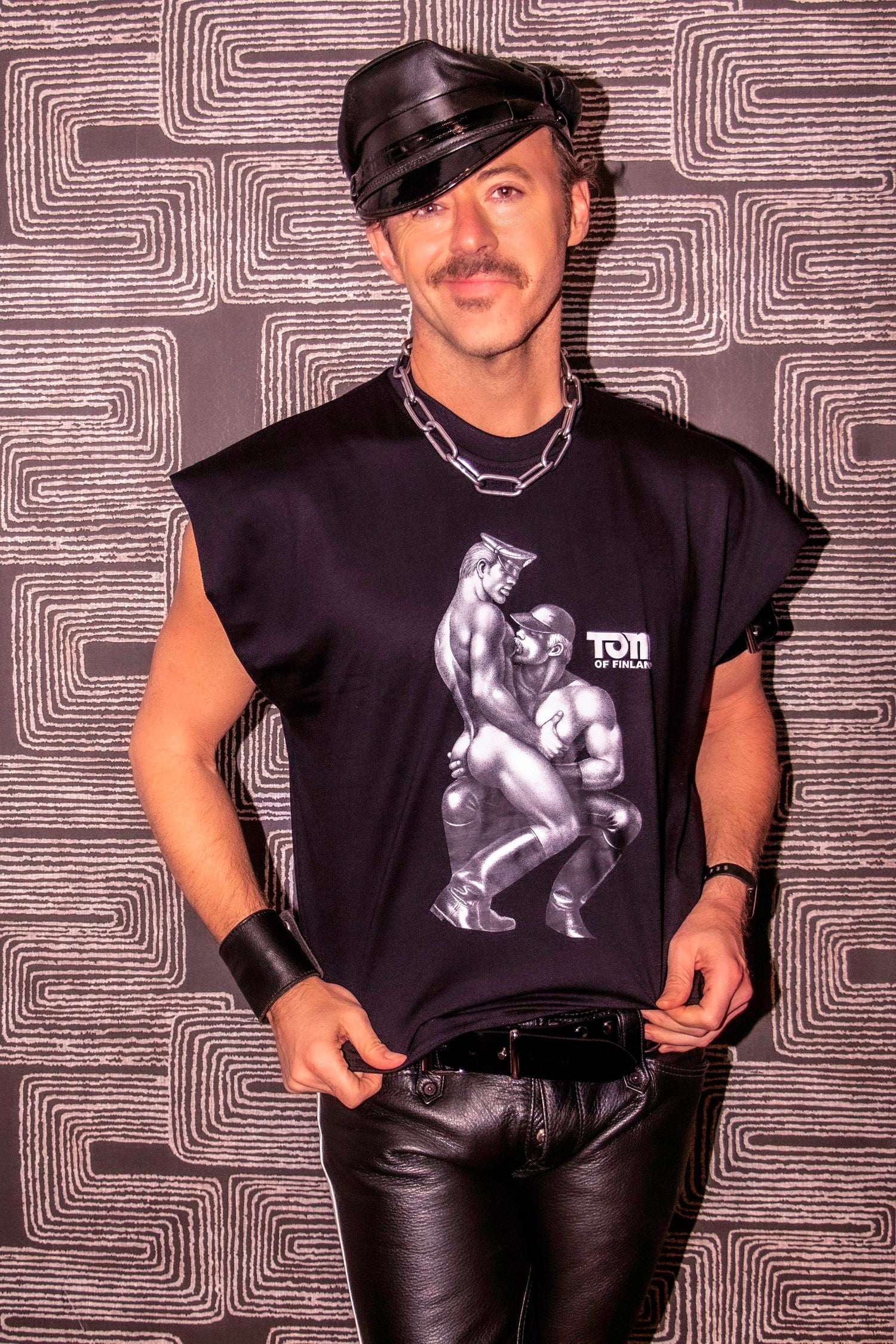 Tom of Finland SUCK IT T-shirt - Image 4