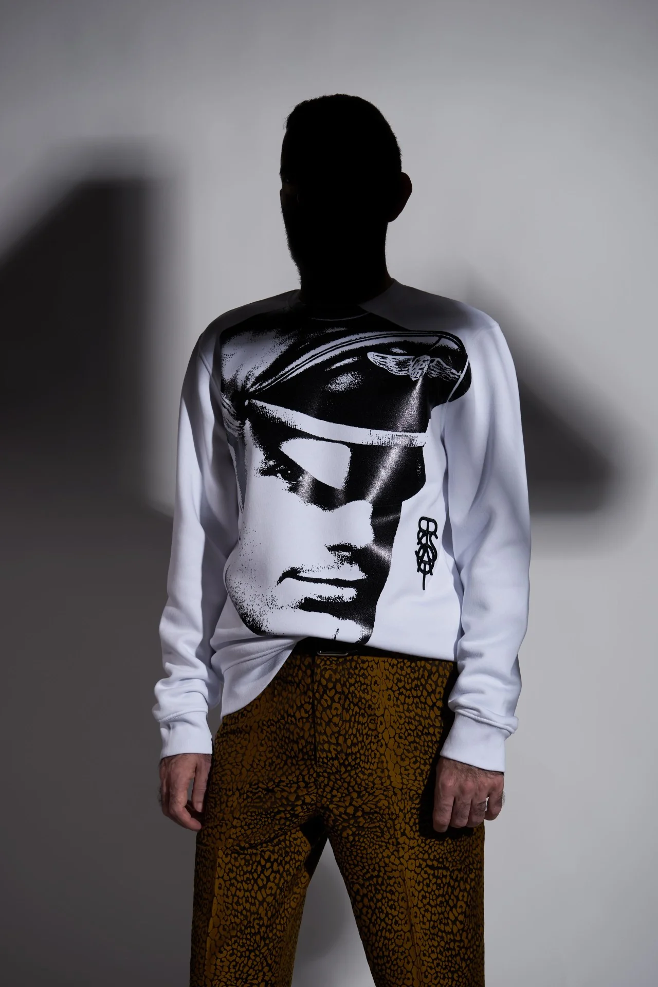 TOM OF FINLAND x WE ARE SPASTOR BIKER HEAD SWEATSHIRT - WHITE - Image 12
