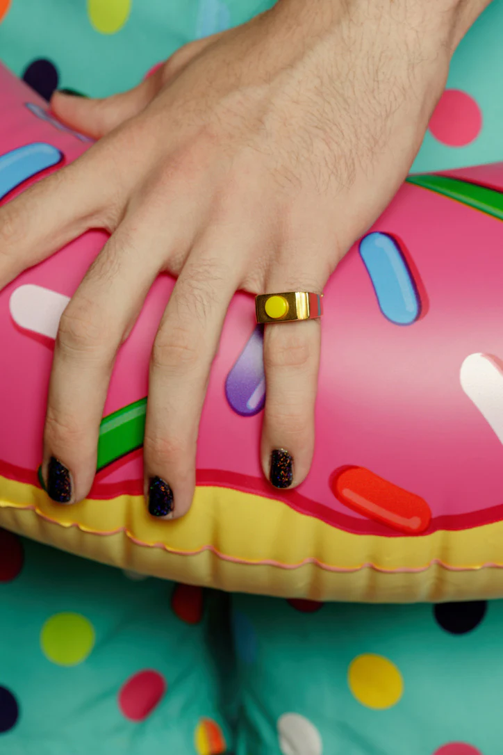 Yellow Circle Ring Gold by Jonathan Johnson - Image 4